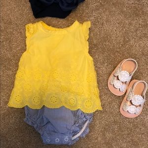 Bubble with blue and white bottoms and yellow top